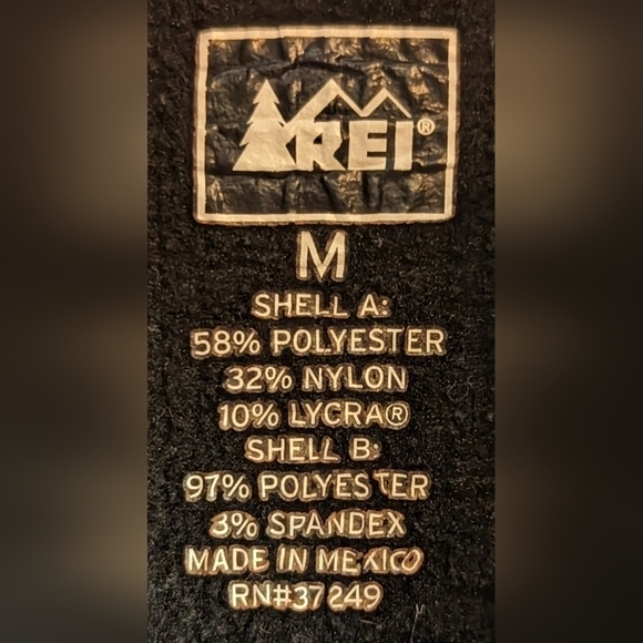 EUC REI black 1/2 zip front left vertical zip pocket with earphone hole pullover - Picture 7 of 16